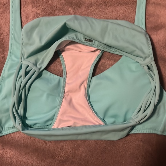 Two PINK tops and one bottom - Picture 3 of 6